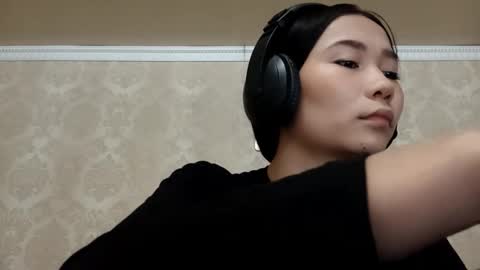 Snapshot of dorothygreene chatting on October 18, 11:33 am YuKi online show from October 18, 11:33 am