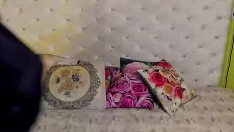 Dorra online show from September 24, 8:01 pm