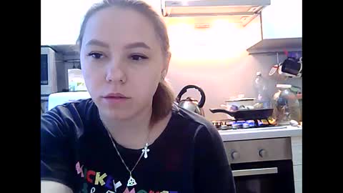 Snapshot of dorrie_ann chatting on December 18, 5:59 am Dorrie Ann online show from December 18, 5:59 am