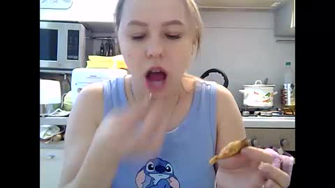 Snapshot of dorrie_ann chatting on December 28, 12:35 pm Dorrie Ann online show from December 28, 12:35 pm