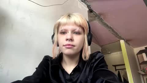 Snapshot of dorthacavan chatting on February 1, 9:30 am Milana online show from February 1, 9:30 am