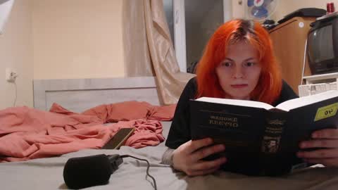 Snapshot of dosbox98 chatting on January 11, 2:36 pm stupid ass online show from January 11, 2:36 pm