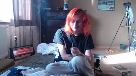 Snapshot of dosbox98 chatting on January 18, 10:49 am stupid ass online show from January 18, 10:49 am