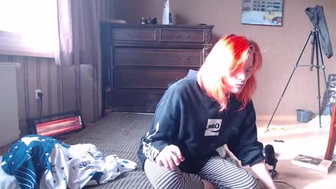 Snapshot of dosbox98 chatting on January 19, 10:39 am stupid ass online show from January 19, 10:39 am