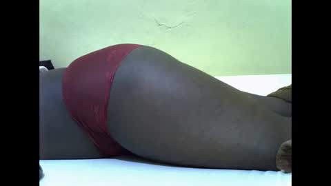 Snapshot of double_love9 chatting on December 3, 6:54 am bellie online show from December 3, 6:54 am