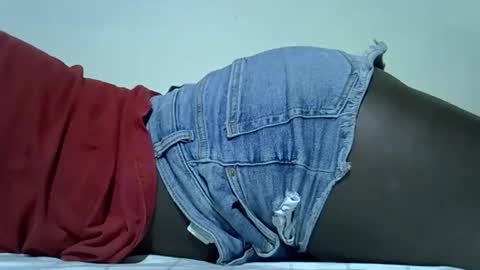 Snapshot of double_love9 chatting on April 1, 9:21 am bellie online show from April 1, 9:21 am