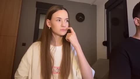 Snapshot of double_sun chatting on October 14, 7:03 pm Alice and Mark online show from October 14, 7:03 pm