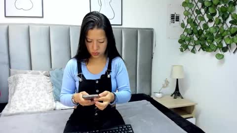 Snapshot of double_temptatiion_ chatting on February 25, 12:37 pm Vall Lufan online show from February 25, 12:37 pm