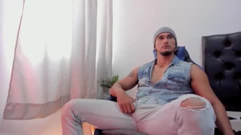 Isabella and Alessandro online show from May 19, 2:23 pm