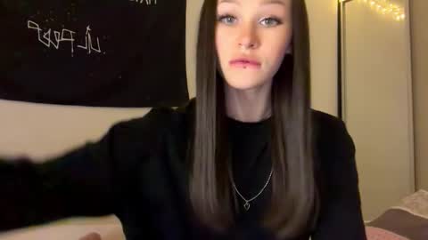 MOLLYYYY dont forget to give me a thumb up online show from October 31, 12:17 pm