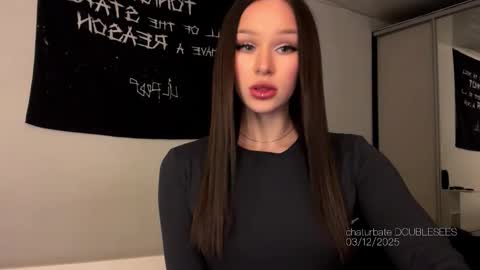 MOLLYYYY dont forget to give me a thumb up online show from December 3, 2:59 pm