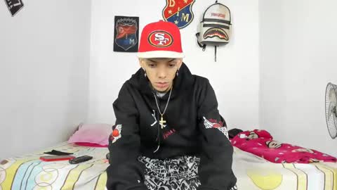 Snapshot of douglas_gallegos chatting on December 9, 4:12 am douglas_gallegos online show from December 9, 4:12 am