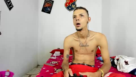 Snapshot of douglas_gallegos chatting on January 26, 9:29 pm douglas_gallegos online show from January 26, 9:29 pm