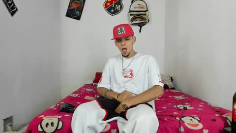 Snapshot of douglas_gallegos chatting on January 30, 3:55 am douglas_gallegos online show from January 30, 3:55 am