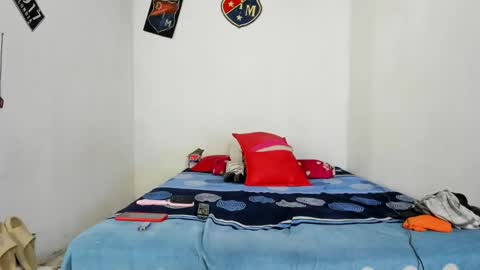 Snapshot of douglas_gallegos chatting on January 31, 1:54 am douglas_gallegos online show from January 31, 1:54 am