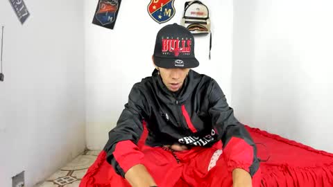 Snapshot of douglas_gallegos chatting on February 3, 5:40 am douglas_gallegos online show from February 3, 5:40 am