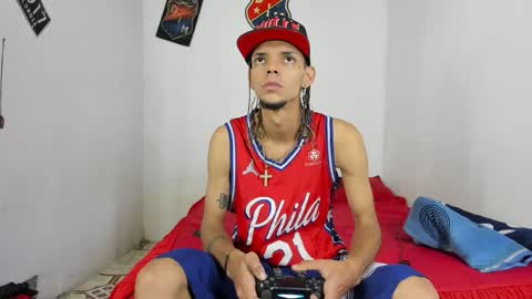 Snapshot of douglas_gallegos chatting on February 8, 11:02 pm douglas_gallegos online show from February 8, 11:02 pm