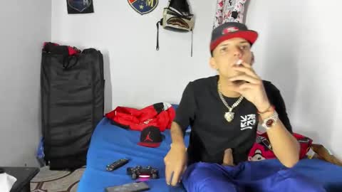 douglas_gallegos online show from February 9, 10:25 pm