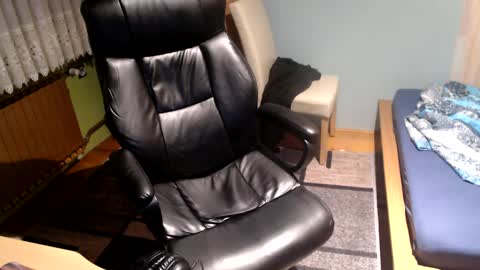 Snapshot of dovahkaat chatting on December 2, 4:09 pm dovahkaat online show from December 2, 4:09 pm