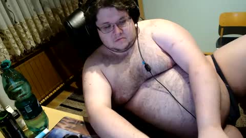 Snapshot of dovahkaat chatting on February 18, 12:04 am dovahkaat online show from February 18, 12:04 am