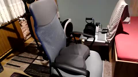 Snapshot of dovahkaat chatting on January 16, 11:09 pm dovahkaat online show from January 16, 11:09 pm