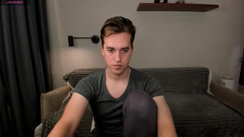 Snapshot of dr_your_dream chatting on October 19, 9:26 pm Mervin  online show from October 19, 9:26 pm