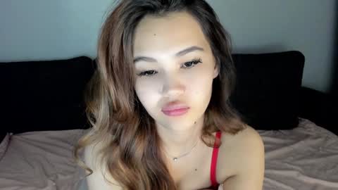 Airi online show from December 5, 2:11 pm