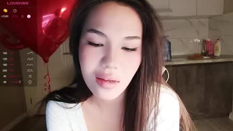 Snapshot of dragon_princesss chatting on February 16, 1:18 pm Airi online show from February 16, 1:18 pm