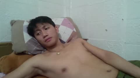 Snapshot of drain_me29 chatting on October 7, 1:25 am drain_me29 online show from October 7, 1:25 am