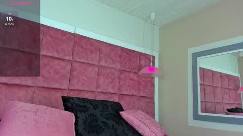 ---Drake--- online show from January 6, 9:00 pm