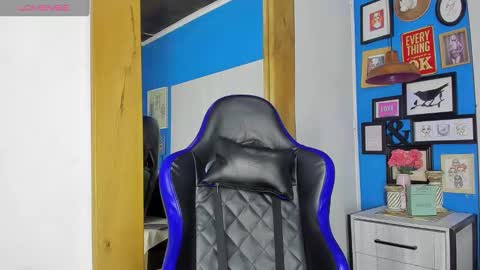 ---Drake--- online show from October 11, 9:13 pm