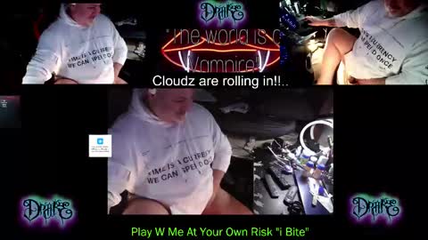 Snapshot of drake_r_darkrose chatting on September 10, 12:27 pm Drake D Vamp aka Drake DarkRose online show from September 10, 12:27 pm