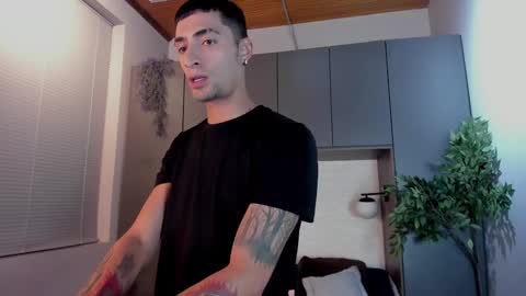 Snapshot of drakeneumann chatting on February 10, 3:24 am Drake Neuman online show from February 10, 3:24 am