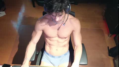 Snapshot of drakeoc chatting on December 27, 10:55 am drakeoc online show from December 27, 10:55 am