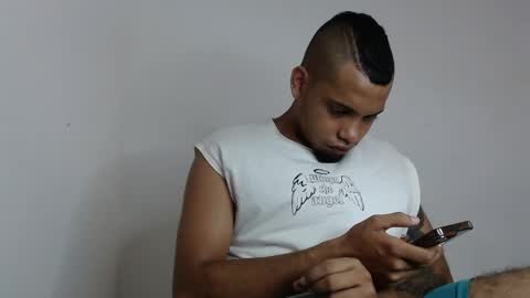 Snapshot of drako_monstercock chatting on April 18, 7:58 pm drako_monstercock online show from April 18, 7:58 pm