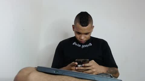 Snapshot of drako_monstercock chatting on April 19, 6:10 pm drako_monstercock online show from April 19, 6:10 pm
