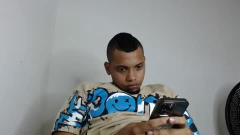 Snapshot of drako_monstercock chatting on April 21, 10:34 pm drako_monstercock online show from April 21, 10:34 pm