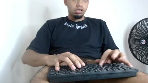 Snapshot of drako_monstercock chatting on May 2, 8:25 pm drako_monstercock online show from May 2, 8:25 pm