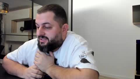 Draven A online show from March 3, 11:24 pm