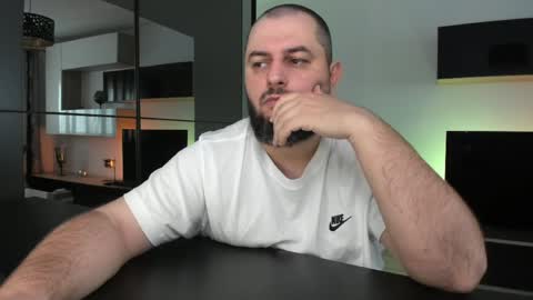 Snapshot of dravenpeak chatting on June 1, 11:23 am DravenPeak online show from June 1, 11:23 am