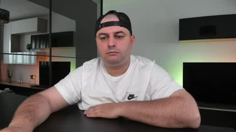 Snapshot of dravenpeak chatting on June 3, 2:33 pm DravenPeak online show from June 3, 2:33 pm