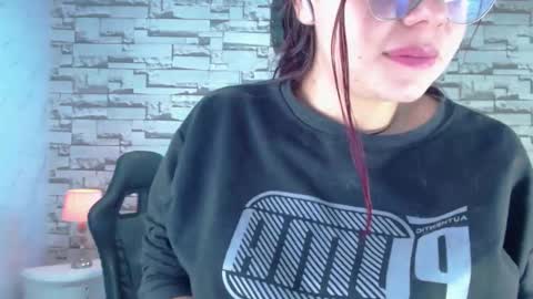 Snapshot of draviana_a chatting on October 7, 3:25 am Draviana online show from October 7, 3:25 am