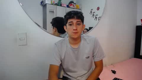 Snapshot of dravith_and_valery chatting on January 10, 10:17 am -- nicolle and jhon -- online show from January 10, 10:17 am