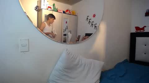 Snapshot of dravith_and_valery chatting on January 17, 5:12 am -- nicolle and jhon -- online show from January 17, 5:12 am