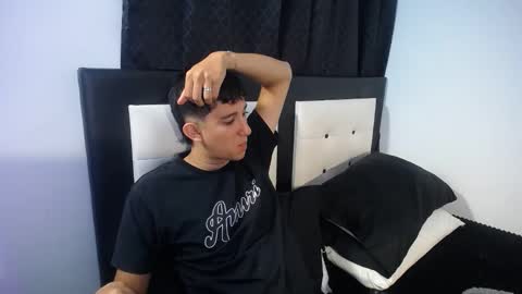 Snapshot of dravith_and_valery chatting on February 19, 5:47 am -- nicolle and jhon -- online show from February 19, 5:47 am