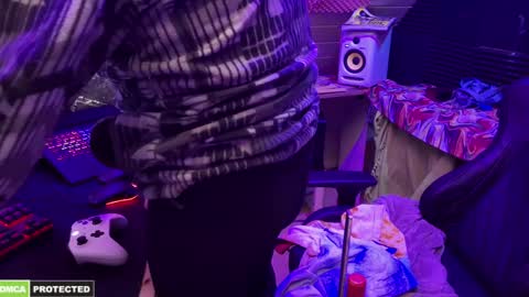 Snapshot of drawingcock chatting on February 20, 12:41 am drawingcock online show from February 20, 12:41 am