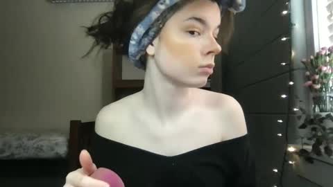 ur dream girl online show from February 26, 5:28 pm