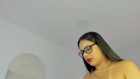 N E N A  online show from September 29, 3:44 am