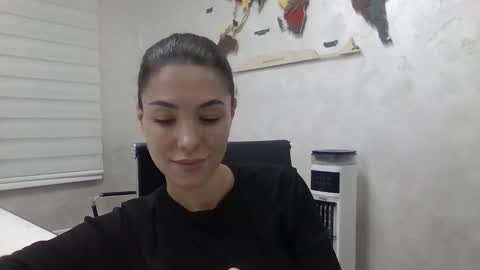 dream_petal_ online show from February 12, 12:00 pm