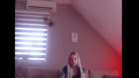 A girl online show from March 18, 8:28 am